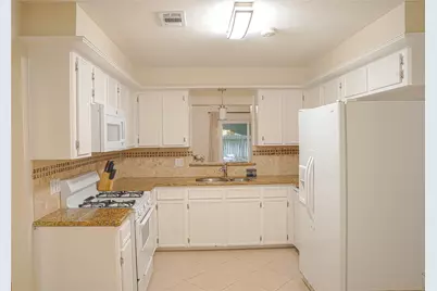 36 S High Oaks Circle S, The Woodlands, TX 77380 - Photo 5
