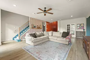 1017 Oak Knoll Ct, Sugar Land, TX 77498 - Photo 7