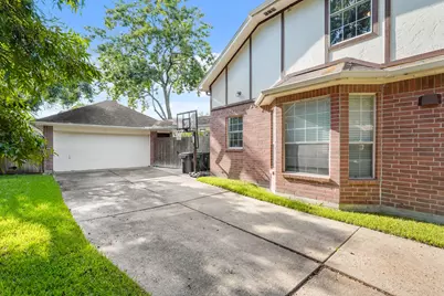 1017 Oak Knoll Court, Sugar Land, TX 77498 - Photo 39