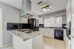 2806 Quail Valley E Dr, Missouri City, TX 77489 - Photo 13