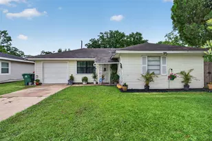 13919 Santa Teresa Rd, Houston, TX 77045 - Photo 1