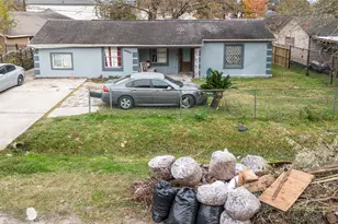 12022 Meadowpass St, Houston, TX 77076 - Photo 25