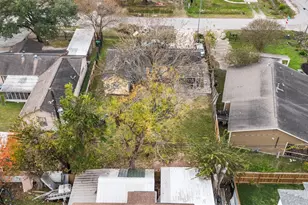 12022 Meadowpass St, Houston, TX 77076 - Photo 31