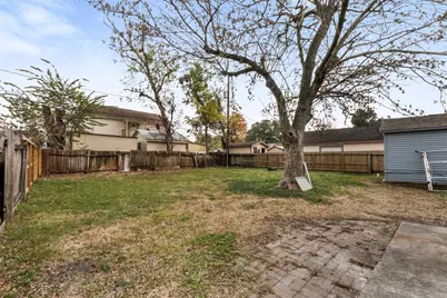 12022 Meadowpass Street, Houston, TX 77076 - Photo 23