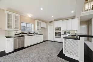 422 Bay Colony Dr, La Porte, TX 77571 - Photo 5