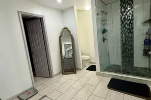 3222 Freshmeadows Dr, Houston, TX 77063 - Photo 15