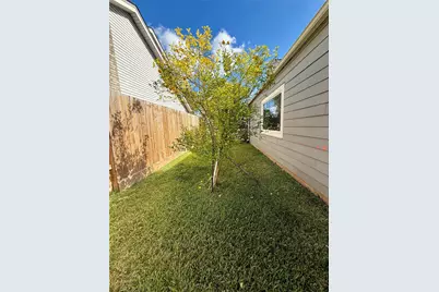 3222 Freshmeadows Drive, Houston, TX 77063 - Photo 21