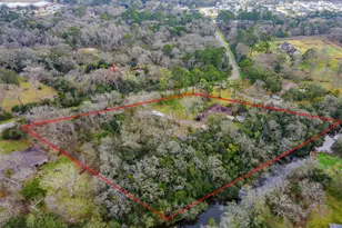 9103 Lazy Ln, Hitchcock, TX 77563 - Photo 1