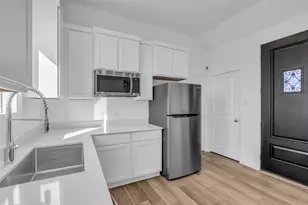 8619 Jade Hl Dr, Rosharon, TX 77583 - Photo 5