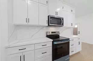 1811 N Spring Dr, Houston, TX 77373 - Photo 11