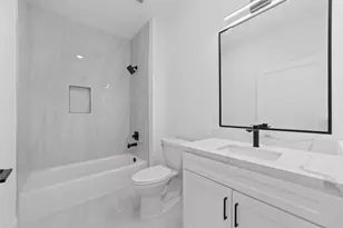 1811 N Spring Dr, Houston, TX 77373 - Photo 29