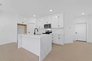 1811 N Spring Dr, Houston, TX 77373 - Photo 9