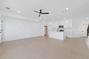 1811 N Spring Dr, Houston, TX 77373 - Photo 5
