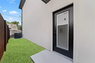 1811 N Spring Dr, Houston, TX 77373 - Photo 31