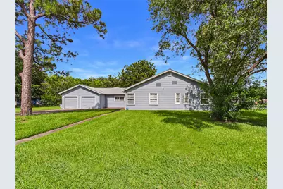 1101 15th Avenue N, Texas City, TX 77590 - Photo 5