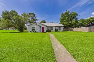 1101 15th Ave N, Texas City, TX 77590 - Photo 1