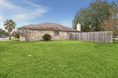 26912 Castlecliff Lane, Kingwood, TX 77339 - Photo 17