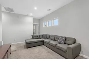 8407 James Franklin St, Houston, TX 77088 - Photo 17