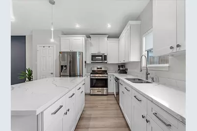 8407 James Franklin Street, Houston, TX 77088 - Photo 9