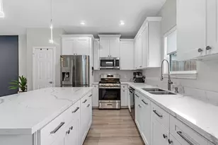 8407 James Franklin St, Houston, TX 77088 - Photo 9