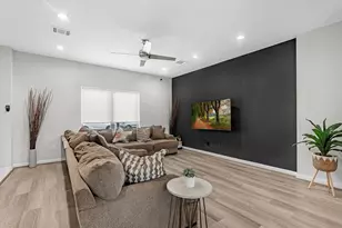 8407 James Franklin St, Houston, TX 77088 - Photo 5
