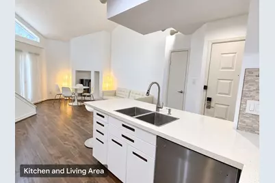 10855 Meadowglen Lane #1128, Houston, TX 77042 - Photo 13
