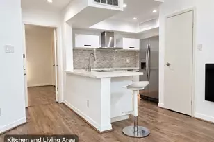 10855 Meadowglen Ln, Houston, TX 77042 - Photo 9