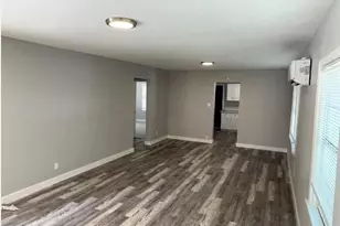 727 W 5th St, Freeport, TX 77541 - Photo 3