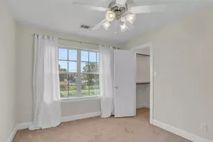 919 E 36th St, Houston, TX 77022 - Photo 15