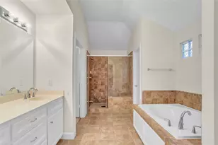 919 E 36th St, Houston, TX 77022 - Photo 9