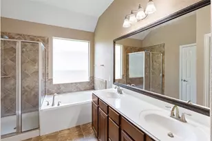 13814 McKinney Creek Ln, Houston, TX 77044 - Photo 19
