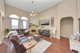 13602 Cotton Ct, Baytown, TX 77523 - Photo 3