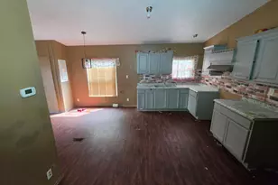 2910 Fairbanks St, Houston, TX 77026 - Photo 5