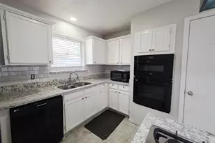 15330 Oak Terrace Dr, Houston, TX 77082 - Photo 3