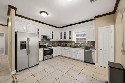 5627 Brookfield Drive, Houston, TX 77085 - Photo 9