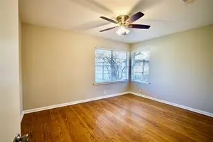 8733 Robindell Dr, Houston, TX 77074 - Photo 5