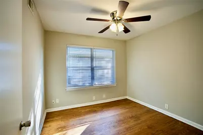 8733 Robindell Drive, Houston, TX 77074 - Photo 7
