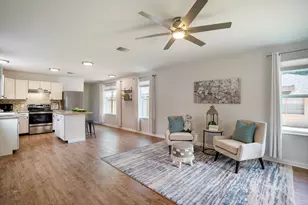 306 Foster St, Tomball, TX 77375 - Photo 5