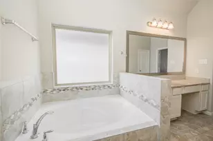 9624 Cambridge Manor Ln, Houston, TX 77045 - Photo 35