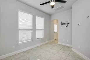 9624 Cambridge Manor Ln, Houston, TX 77045 - Photo 5