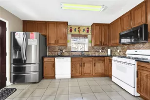 718 Vista Grove Cir, Houston, TX 77073 - Photo 17