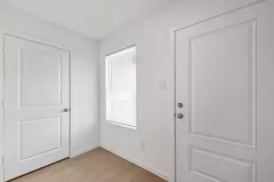 18739 Barrichello Dr, Conroe, TX 77306 - Photo 3