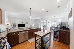 1147 W 24th St, Houston, TX 77008 - Photo 13