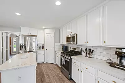 2304 Megellan Point Lane, Pearland, TX 77584 - Photo 9