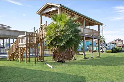 946 Meynig Drive, Crystal Beach, TX 77650 - Photo 3