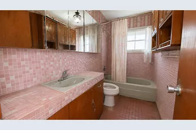 236 E Orchard Street, Clute, TX 77531 - Photo 9