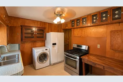 236 E Orchard Street, Clute, TX 77531 - Photo 5