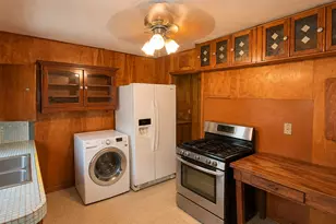 236 E Orchard St, Clute, TX 77531 - Photo 5