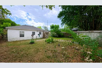 236 E Orchard Street, Clute, TX 77531 - Photo 11