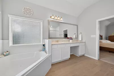 2013 Kirby Landing Drive, Houston, TX 77051 - Photo 35